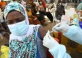 Surto de ebola em países africanos deixa pelo menos 131 mortos
