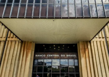 Mercado eleva previsão da inflação para 5,04% este ano