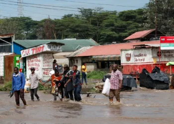 Enchentes e deslizamentos de terra deixam 18 mortos no Quênia
