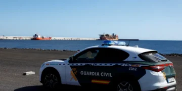 Países europeus irão retirar cidadãos de navio com surto de hantavírus