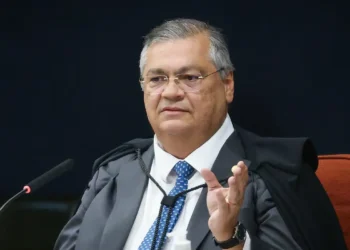 STF determina fim de aposentadoria compulsória para juízes condenados