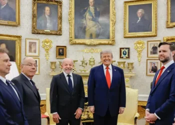 Lula e Trump orientam ministros a resolverem tarifas em 30 dias