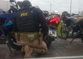 PRF recupera motoneta roubada durante fiscalização em Sooretama