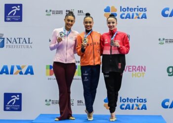 Capixaba Geovanna Santos é vice-campeã brasileira de ginástica rítmica