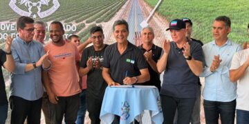 Governador entrega obras e anuncia novos investimentos em Pedro Canário