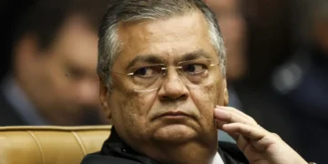 Dino diz ter sido ameaçado de morte por funcionária de companhia aérea