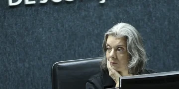 Cármen Lúcia vota por derrubar flexibilização da Lei da Ficha Limpa