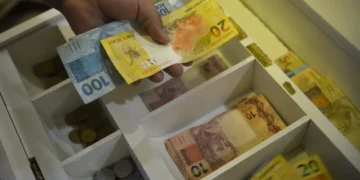 Inflação usada para corrigir salários acumula 4,11% em 12 meses