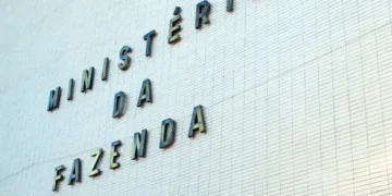 Fazenda eleva para 4,5% estimativa de inflação com guerra e petróleo