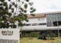 Bolsonaro passa por cirurgia no ombro em Brasília e segue internado para observação
