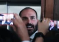 PGR pede ao Supremo condenação de Eduardo Bolsonaro por coação