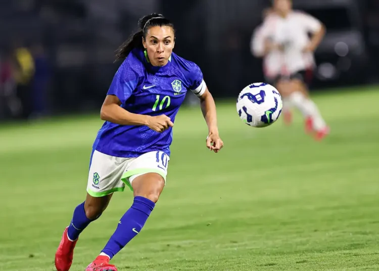 Marta volta à seleção feminina para 2 amistosos contra EUA no Brasil