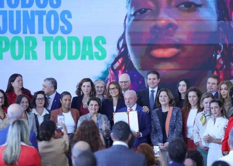 Novas medidas do governo reforçam proteção das mulheres na internet