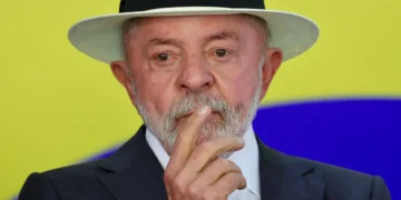 Detenção de ativista brasileiro em Israel é injustificável, diz Lula