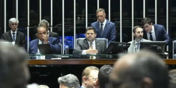 Dosimetria: Alcolumbre promulga lei que beneficia condenados pelo 8/1