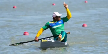 Isaquias Queiroz é prata na Copa do Mundo de Canoagem na Hungria