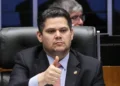 Alcolumbre sugere “melhorar” 6×1 e quer passar PEC por comissões