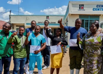 OMS: casos suspeitos de Ebola caem para 116, após centenas descartados