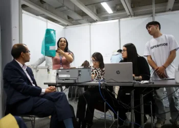 Presidente Petro denuncia fraude contra o voto na eleição da Colômbia
