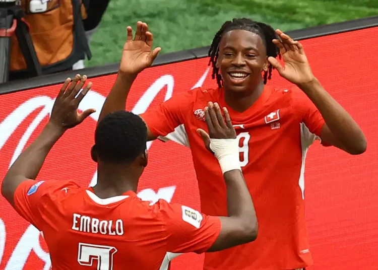 Suíça bate anfitrião Canadá e garante liderança no Grupo B da Copa