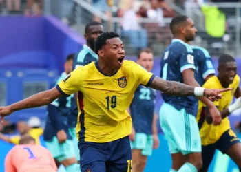 Equador vence Alemanha de virada e carimba vaga no mata-mata da Copa