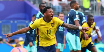Equador vence Alemanha de virada e carimba vaga no mata-mata da Copa