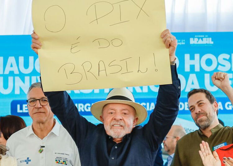 Lula defende Pix e diz que sistema brasileiro assusta norte-americanos