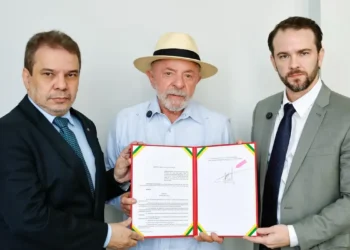 Lula assina decreto que prevê bloqueio de recursos de bets ilegais