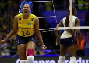 Brasil sofre, mas bate Itália por 3 sets a 2 na Liga das Nações