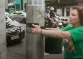 AGU envia à Itália defesa de extradição de Carla Zambelli