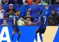 Depois de chuva e pausa, França de Mbappé não dá chances ao Iraque