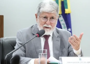 Celso Amorim: IA sob controle de poucas empresas piora desigualdades
