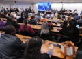CCJ da Câmara adia análise da PEC da redução da maioridade penal