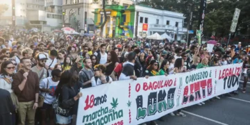 Marcha em São Paulo pede legalização da maconha