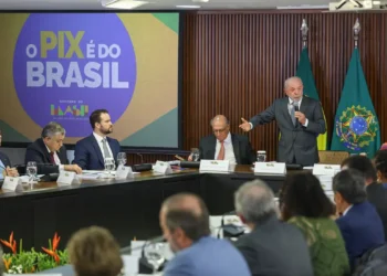 Brasil vai buscar novos parceiros para diminuir impactos comerciais