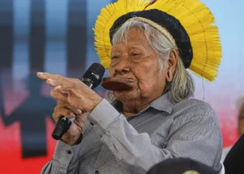 Cacique Raoni volta a ser internado em estado grave no Mato Grosso