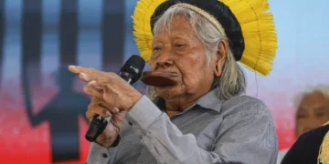 Cacique Raoni volta a ser internado em estado grave no Mato Grosso