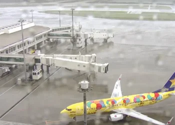 Japão tem quase 400 voos cancelados devido ao Tufão Jangmi