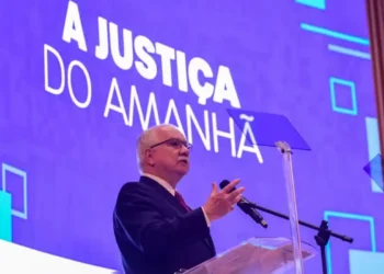 Fachin diz que espera regras do STF para supersalários ainda em junho