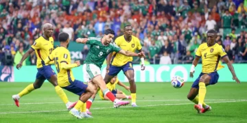 México bate Equador e avança às oitavas de final da Copa