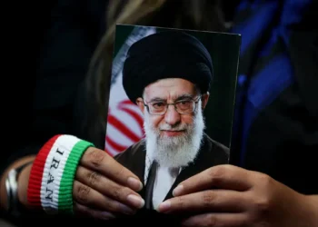 Mojtaba Khamenei, novo líder iraniano, não vai a funeral de seu pai