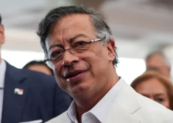 Gustavo Petro antecipa saída da Presidência da Colômbia