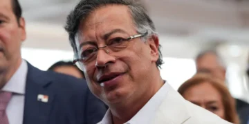 Gustavo Petro antecipa saída da Presidência da Colômbia