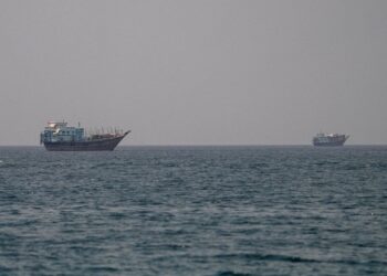 Irã amplia ataques a países do Golfo Pérsico após ofensiva dos EUA