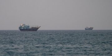 Irã amplia ataques a países do Golfo Pérsico após ofensiva dos EUA