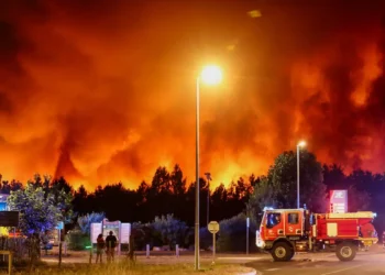 Incêndios: mais de 10 mil pessoas são retiradas do Sudoeste da França