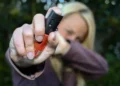 Spray de pimenta para mulher é medida paliativa, diz promotora