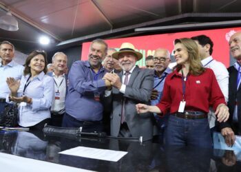 Em convenção nacional, PDT oficializa apoio a Lula nas eleições