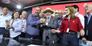 Em convenção nacional, PDT oficializa apoio a Lula nas eleições