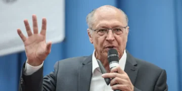 Alckmin diz que Milei presta desserviço à Argentina